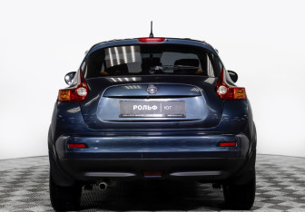 Подержанный автомобиль Nissan Juke 2012 года (11 фото)