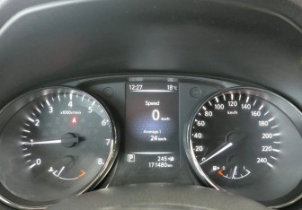 Подержанный автомобиль Nissan X-Trail 2017 года (14 фото)