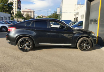 Подержанный автомобиль BMW X6 2012 года (4 фото)