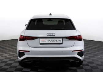 Подержанный автомобиль Audi A3 Hatchback 2021 года (6 фото)