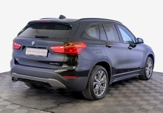 Подержанный автомобиль BMW X1 2018 года (5 фото)