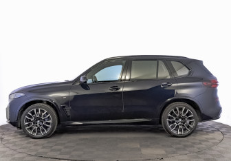Подержанный автомобиль BMW X5 2025 года (8 фото)