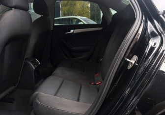 Подержанный автомобиль Audi A4 Sedan 2010 года (10 фото)