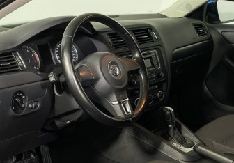 Подержанный автомобиль Volkswagen Jetta Sedan 2014 года (13 фото)