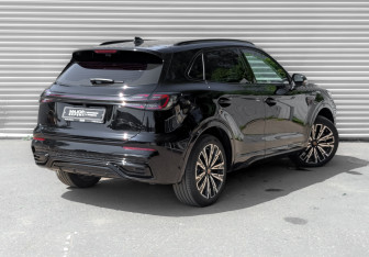 Подержанный автомобиль Hongqi HS5 2023 года (5 фото)