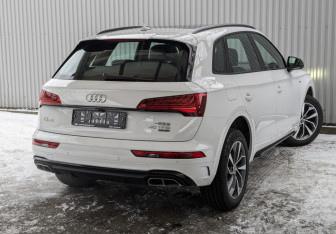 Новый Audi Q5 2024 (2 фото)