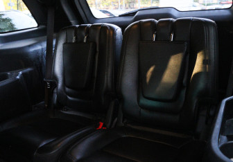 Подержанный автомобиль Ford Explorer 2013 года (14 фото)