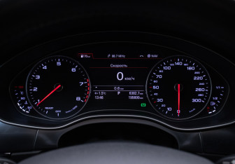 Подержанный автомобиль Audi A6 Sedan 2017 года (12 фото)