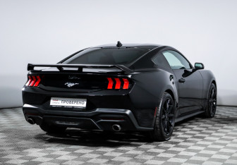 Подержанный автомобиль Ford Mustang Coupe 2023 года (5 фото)