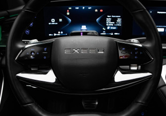 Подержанный автомобиль Exeed RX 2023 года (10 фото)