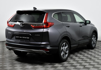 Подержанный автомобиль Honda CR-V 2017 года (5 фото)