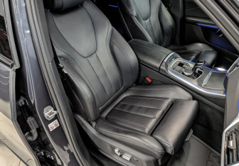 Подержанный автомобиль BMW X5 2020 года (22 фото)