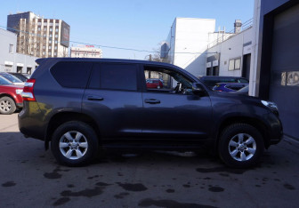 Подержанный автомобиль Toyota Land Cruiser Prado 2015 года (5 фото)