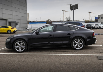Подержанный автомобиль Audi A7 2010 года (8 фото)