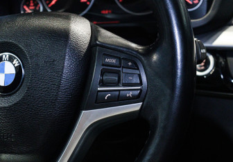 Подержанный автомобиль BMW X5 2017 года (27 фото)