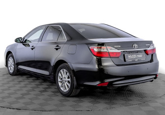Подержанный автомобиль Toyota Camry Sedan 2016 года (7 фото)