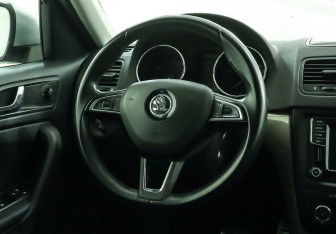 Подержанный автомобиль Skoda Yeti 2016 года (8 фото)