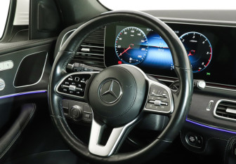 Подержанный автомобиль Mercedes-Benz GLE 2021 года (16 фото)