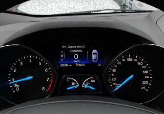 Подержанный автомобиль Ford Kuga 2019 года (23 фото)