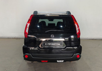 Подержанный автомобиль Nissan X-Trail 2013 года (6 фото)