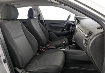 Подержанный автомобиль Kia Rio Hatchback 2021 года (23 фото)