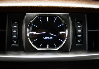 Подержанный автомобиль Lexus LX 2016 года (27 фото)