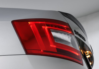 Подержанный автомобиль Skoda Octavia Liftback 2015 года (19 фото)