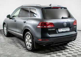 Подержанный автомобиль Volkswagen Touareg 2013 года (7 фото)