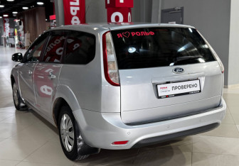 Подержанный автомобиль Ford Focus Wagon 2011 года (6 фото)