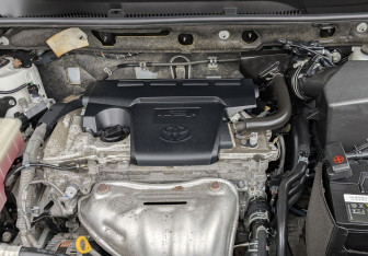 Подержанный автомобиль Toyota RAV4 2016 года (9 фото)