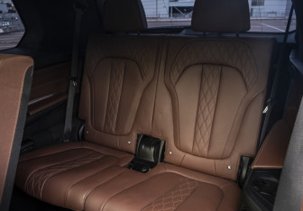 Подержанный автомобиль BMW X7 2019 года (23 фото)