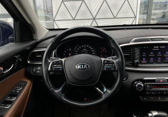 Подержанный автомобиль Kia Sorento 2019 года (16 фото)