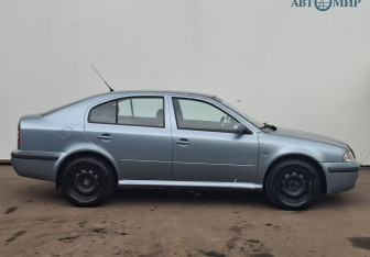 Подержанный автомобиль Skoda Octavia Liftback 2008 года (4 фото)