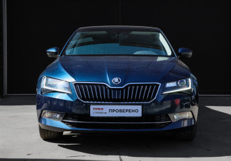 Подержанный автомобиль Skoda Superb Liftback 2018 года (2 фото)