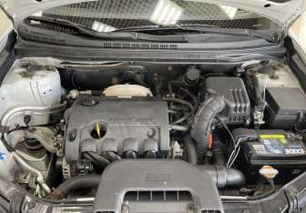 Подержанный автомобиль Hyundai Elantra Sedan 2009 года (17 фото)