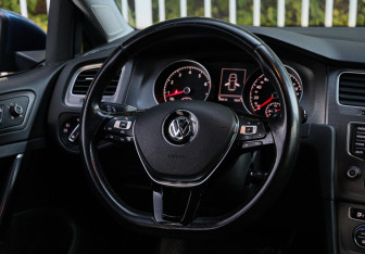 Подержанный автомобиль Volkswagen Golf Hatchback 2012 года (11 фото)