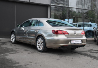 Подержанный автомобиль Volkswagen Passat CC 2012 года (6 фото)