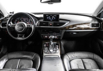 Подержанный автомобиль Audi A7 2014 года (11 фото)