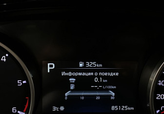 Подержанный автомобиль Kia Carnival 2021 года (31 фото)