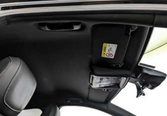 Подержанный автомобиль Cadillac XT4 2021 года (24 фото)