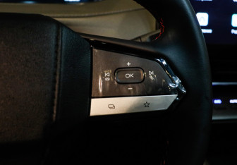 Подержанный автомобиль Changan UNI-S 2024 года (19 фото)