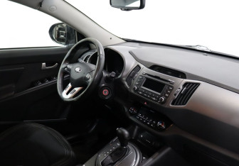 Подержанный автомобиль Kia Sportage 2012 года (10 фото)