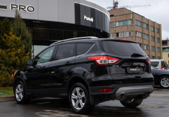 Подержанный автомобиль Ford Kuga 2014 года (5 фото)