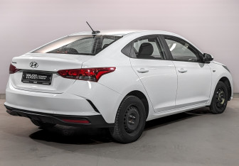 Подержанный автомобиль Hyundai Solaris Sedan 2020 года (5 фото)