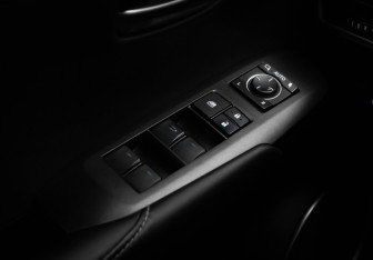 Подержанный автомобиль Lexus NX 2017 года (14 фото)