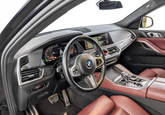 Подержанный автомобиль BMW X6 2021 года (16 фото)
