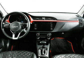 Подержанный автомобиль Kia Rio Hatchback 2022 года (11 фото)