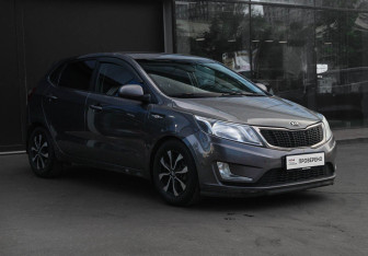 Подержанный автомобиль Kia Rio Hatchback 2013 года (3 фото)