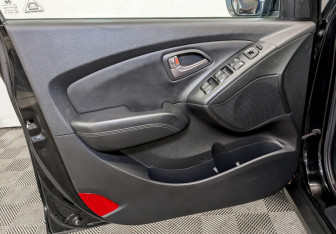 Подержанный автомобиль Hyundai ix35 2013 года (18 фото)