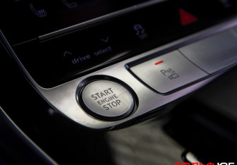 Подержанный автомобиль Audi Q8 2019 года (22 фото)